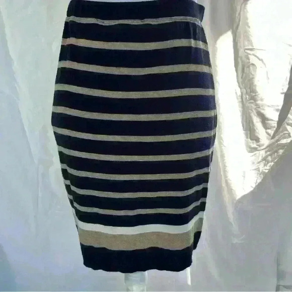 Max Studio navy and tan striped elastic waist pencil skirt. - Picture 6 of 9